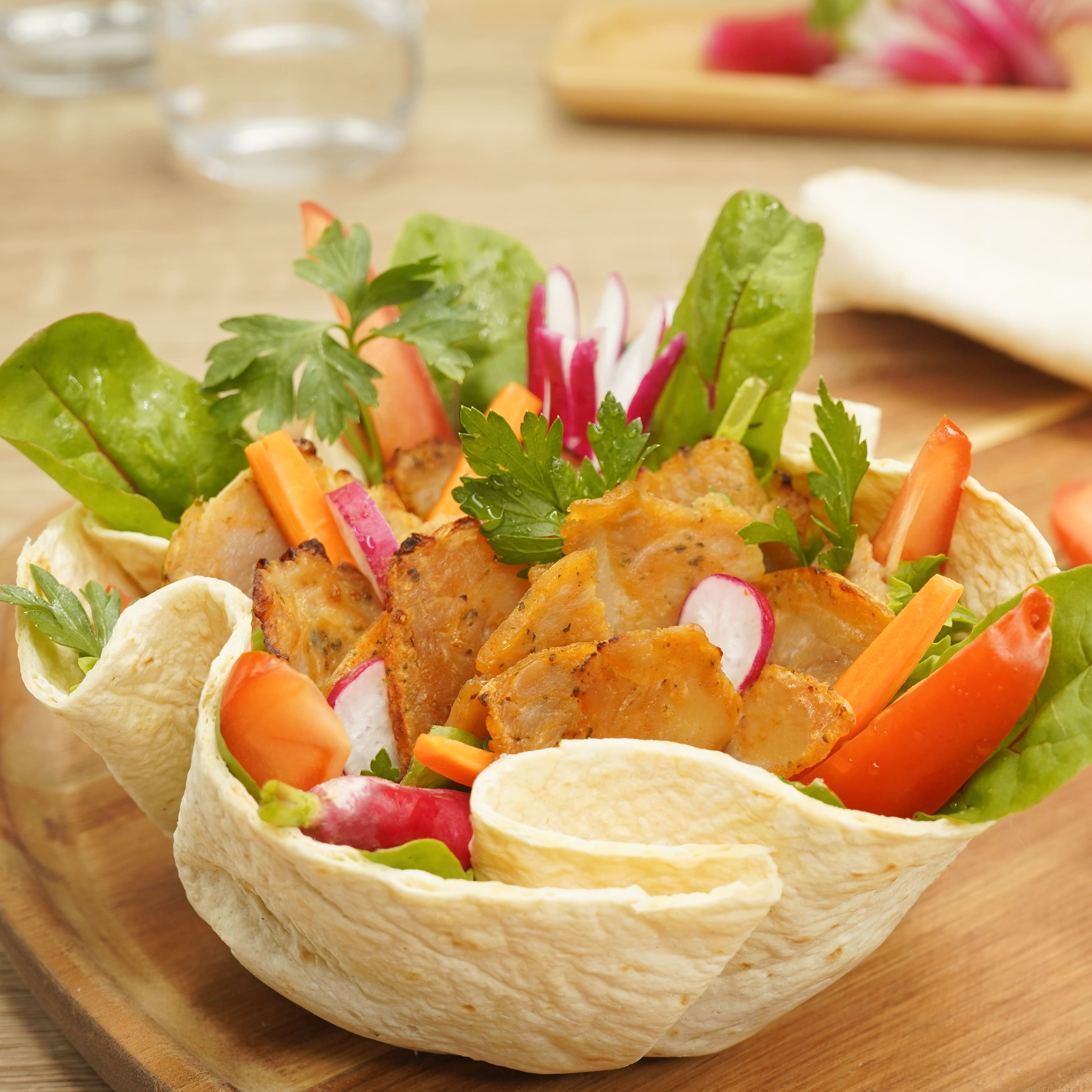 Salade bowl tortilla kebab